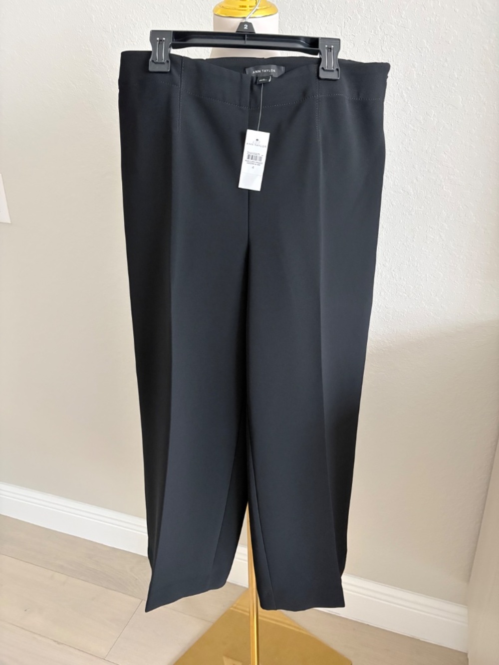 NWT Ann Taylor Cropped Pants